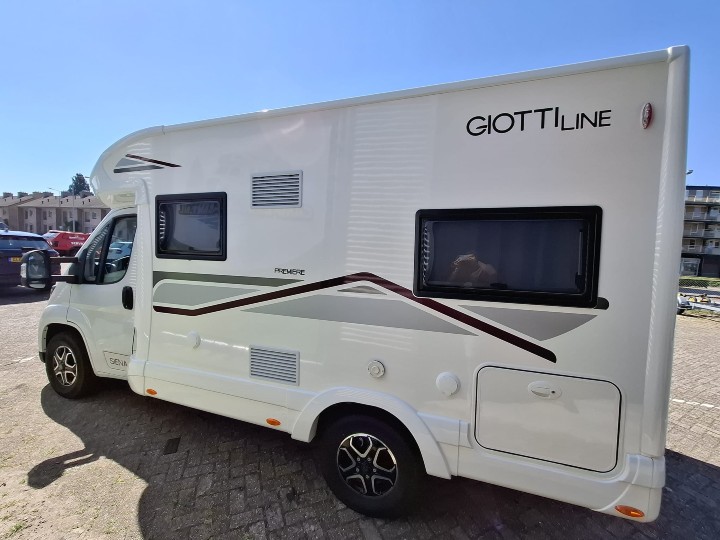 Zijkant links Giottiline Siena 330